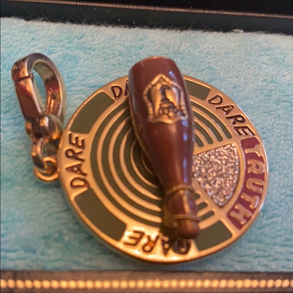 New RARE HTF Juicy Couture SPIN THE BOTTLE CHARM - Picture 4 of 6